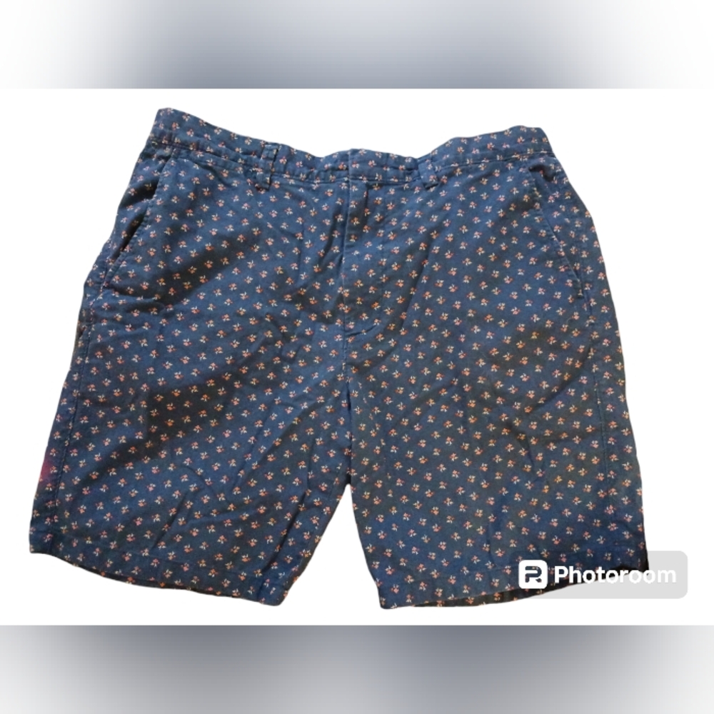 J.CREW CLUB shorts. Mens. Size 35" waist. Color: Navy with floral pattern.